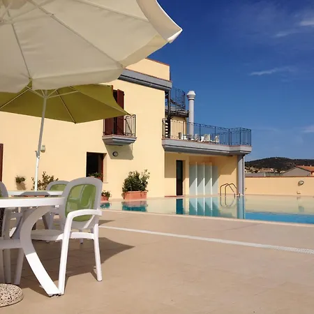 Stylish Le Fontane 1 Bedrapt B3 Sleeps 3