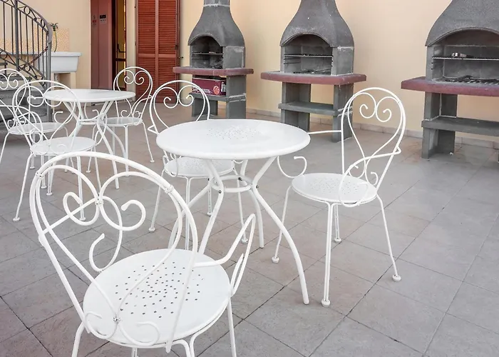 Stylish Le Fontane 1 Bedrapt B3 Sleeps 3 וילסימיוס