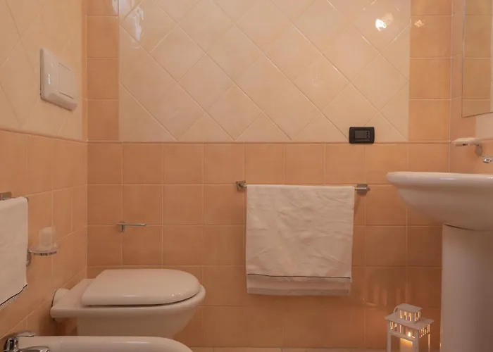 Stylish Le Fontane 1 Bedrapt B3 Sleeps 3 * Villasimius