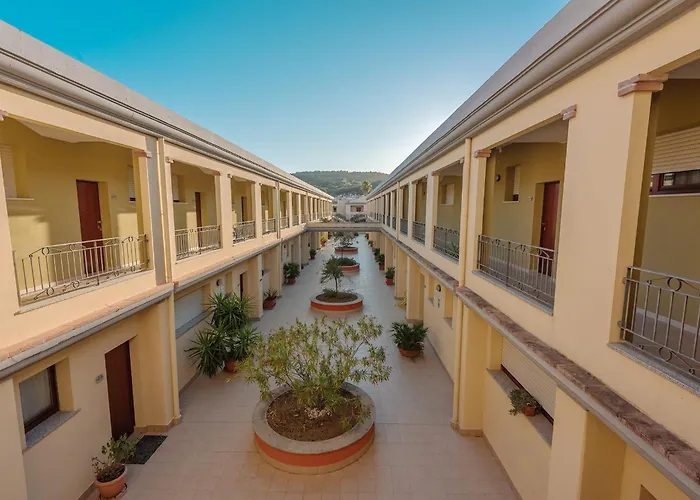 Stylish Le Fontane 1 Bedrapt B3 Sleeps 3 Apartment