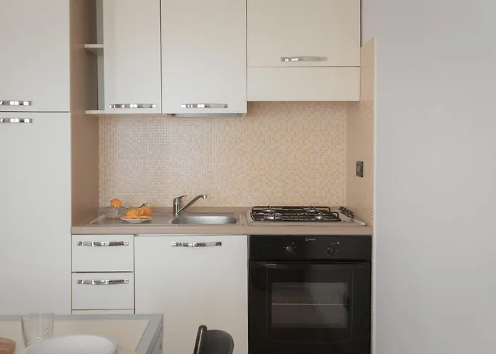 Stylish Le Fontane 1 Bedrapt B3 Sleeps 3 * Віллазімьюс